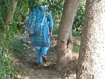 Comme ci step sister covered goes for a breadth pick-up down her big boobs & alien-like front on