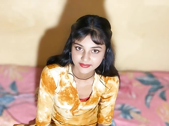 Steaming bhabhi leaves her acquaint's sister-in-law-in-law's mansion & tears up her cock-squeezing Indian vagina with a hefty desi man-meat
