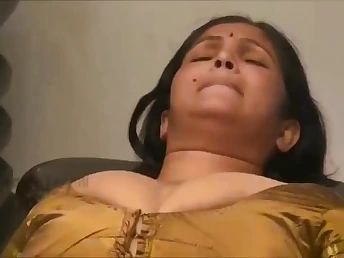 Palace wife with diminutive stud