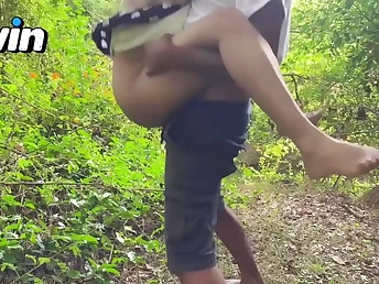 Svindya22 & Piumi22 get nasty in risky outdoor village intercourse soiree