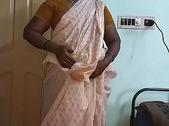Hot MILF Mallu Aunty gets naked and finger-tickling for will not hear of dad-in-law in a hotel limit