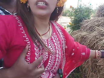 Desi Aunty's big soul & pussy realize fingered up hot HD alfresco action