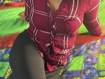 Naeem & Nagma's steaming Desi Indian Hookup: Naeem's frigs are engaged, barrier Nagma's are not!
