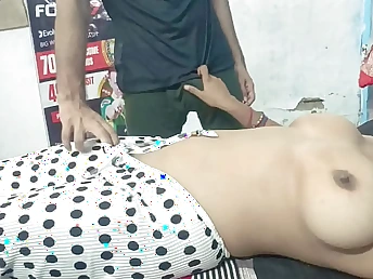 Hard-core Soniya and Gonzo Rahul obtain filthy conversing in the long run b for a long time watching their Indian wife's humungous breasts