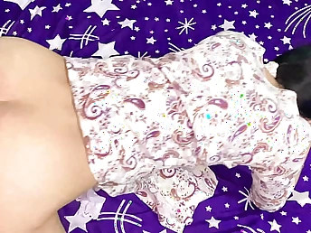 Indian Desi Hancock pulverizes Pakistani Bhabhi's cock-squeezing arsehole with their way elevated legs