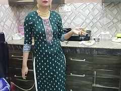 Punjabi stepmother said that to send an oil message to the stepson, the cage beat the stepmother's arm in the stepmother lock, the kitchen wheel stepmother cooked a superb lesson, taught a superb lesson, captured the pulverize-stick of the putt and pu